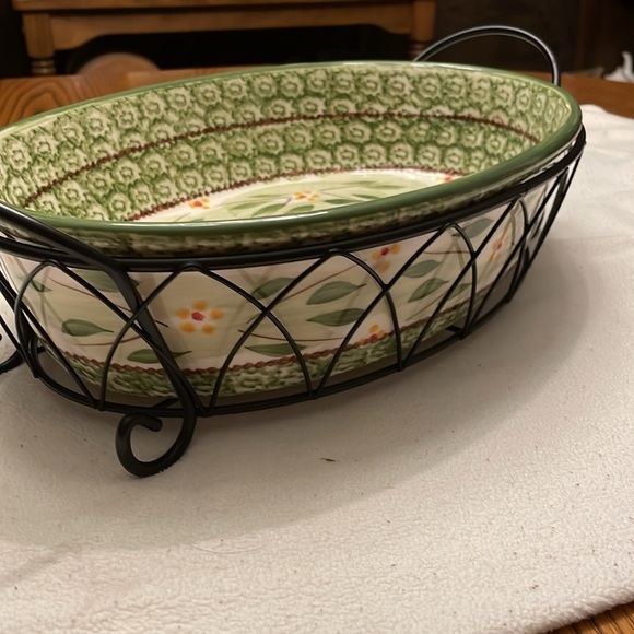 Temp-tations by Tara Presentable Ovenware Large Bowl, including Metal Carrier - Picture 2 of 4